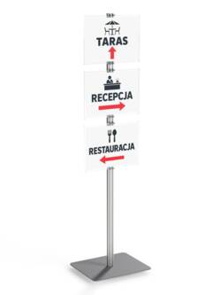 Podłogowy stojak informacyjny P138n z trzema tabliczkami A4 jedna pod drugą: strzałki do tarasu, recepcji i restauracji