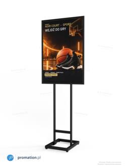 Czarny stojak plakatowy P99bA1 widziany z niskiej perspektywy, od strony podłogi