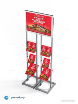 Stojak P99mu1 widziany z góry – poziomy plakat A2 w ramie, ulotki w kieszeniach obu kolumn i dwie ramy podstawy