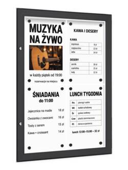 Czarna gablota na menu 4×A4 P410x4 z menu śniadań i lunchu na magnesach, widok z boku